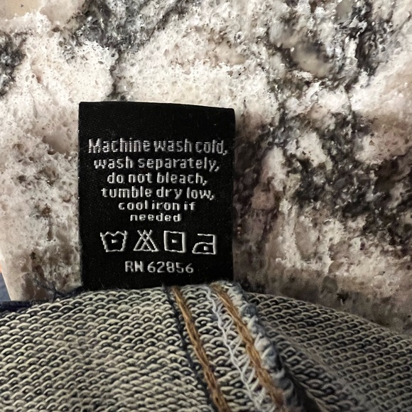 Hue Jean Leggings Size L - Picture 8 of 8